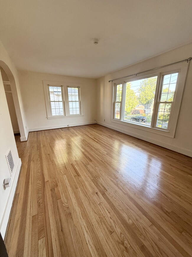 Photo - 225 Wilmore Pl