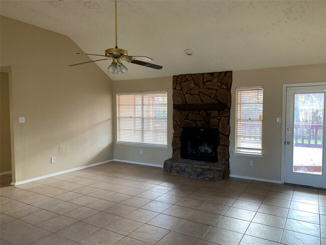 Photo - 2511 Radcliffe Dr