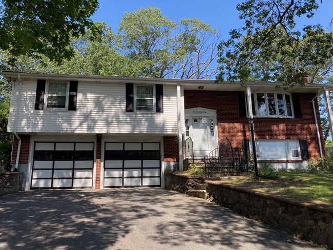 Building Photo - 271 Ridge St Rental
