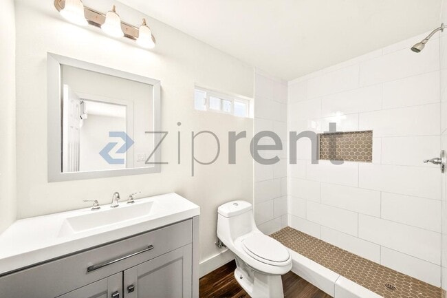 Photo - 3300 Wisconsin Ave