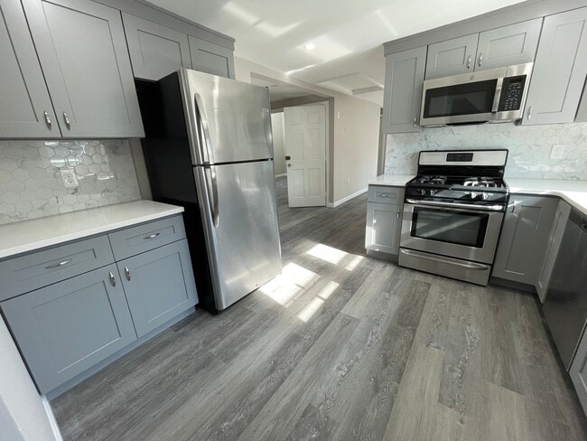 Photo - 16 Long Ave Unit 3