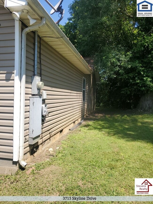 Photo - 3715 Skyline Dr