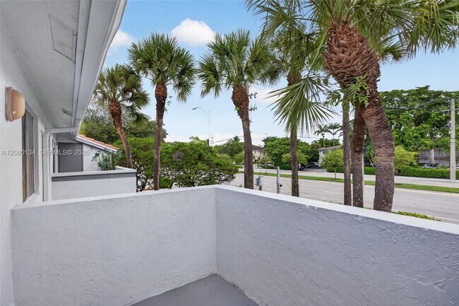 8335 Coral Lake Manor Unit 8335