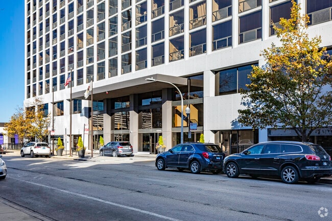 Photo - 4343 N Clarendon Ave