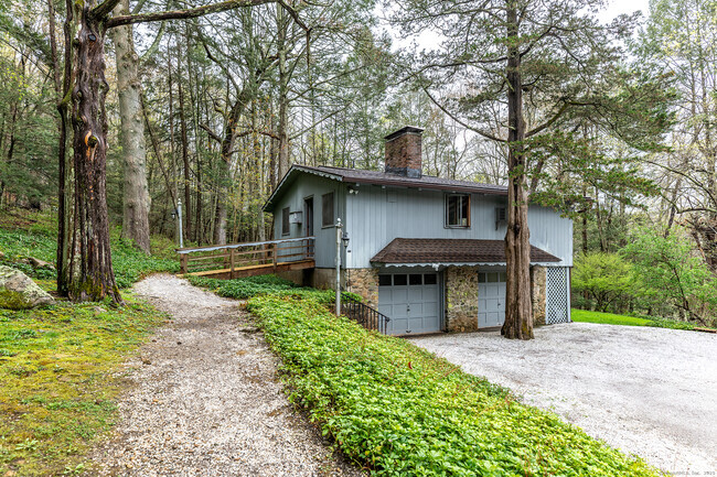 Building Photo - 19 Cedar Hill Rd Rental