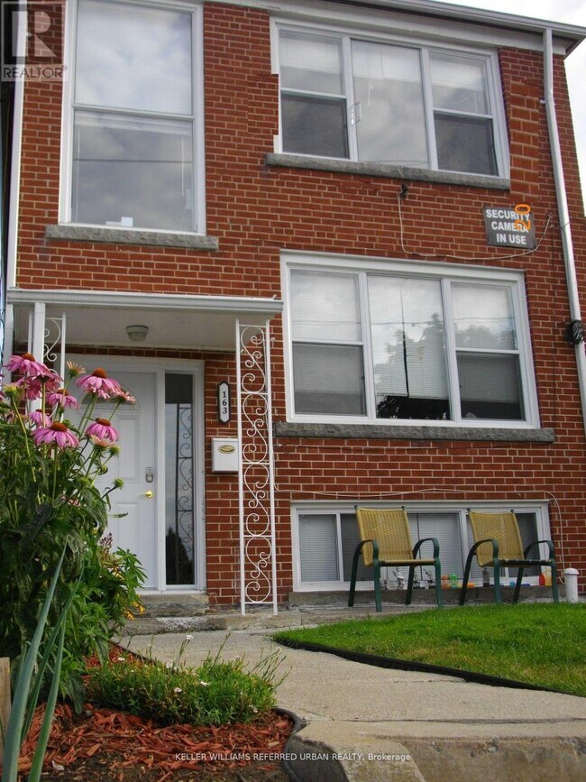 Photo - 163 Livingstone Ave