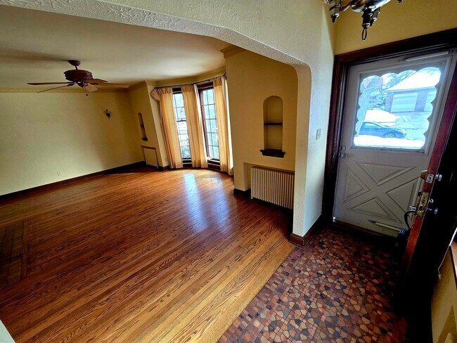 Photo - 519-521-521 N 50th St