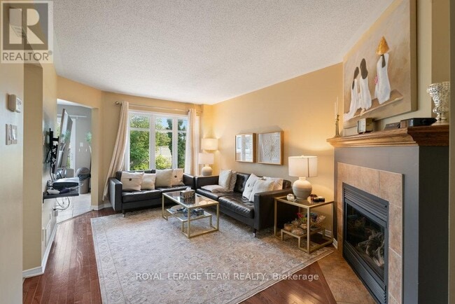 Photo - 243 Royal Gala Private