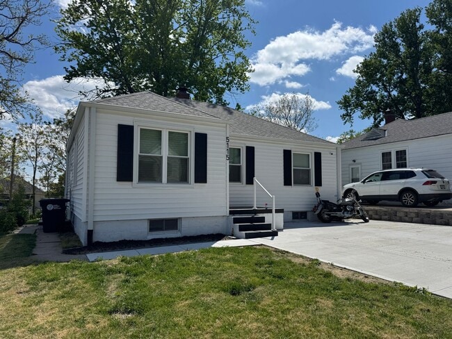 Photo - Massive Parking + Finished Basement Near UNMC & Downtown – $2,000/mo