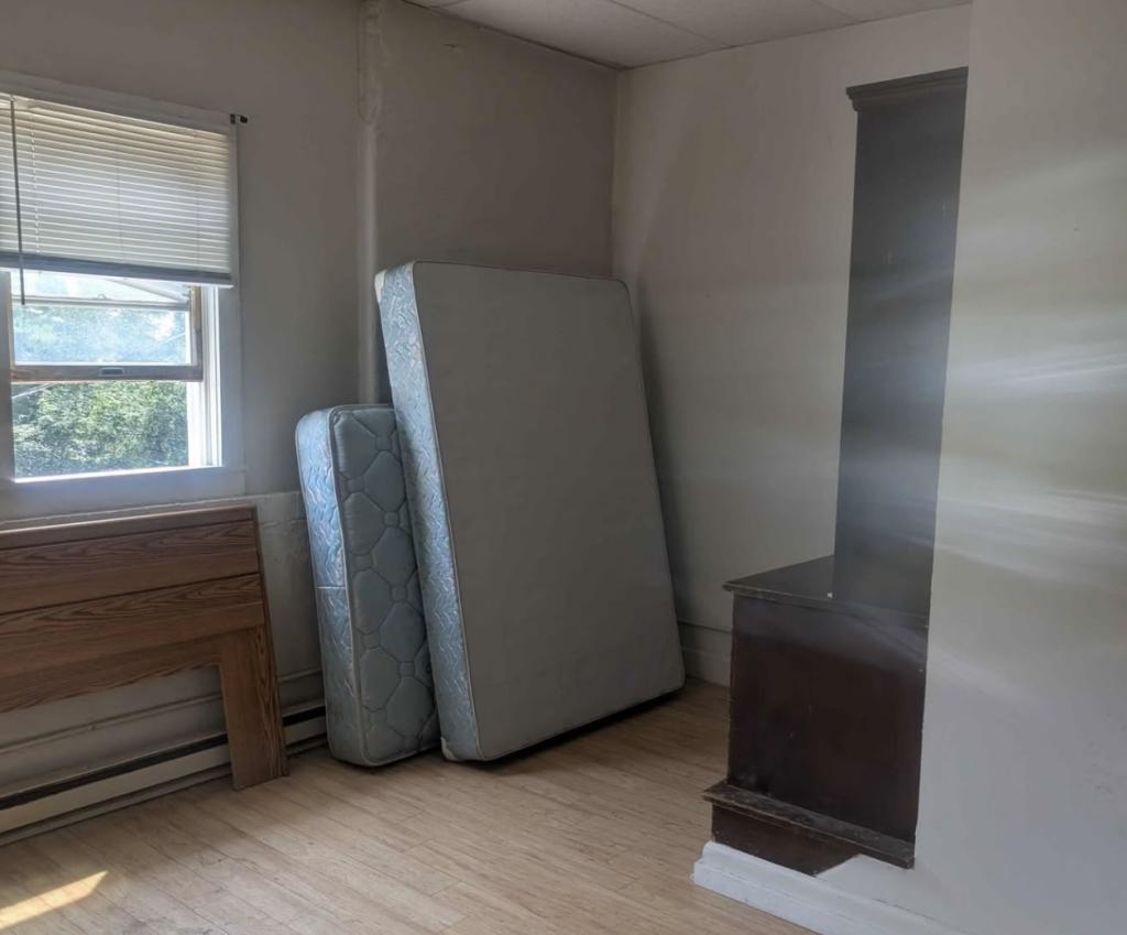 Photo - 120 Brown St