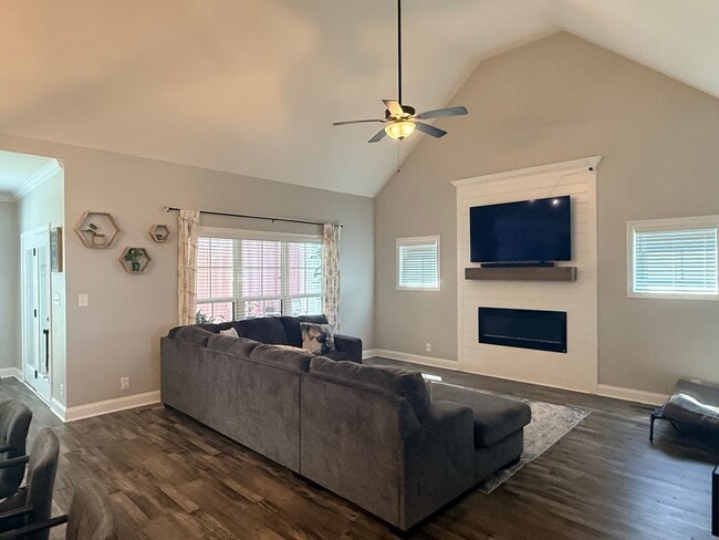 221 Sherlock Dr
