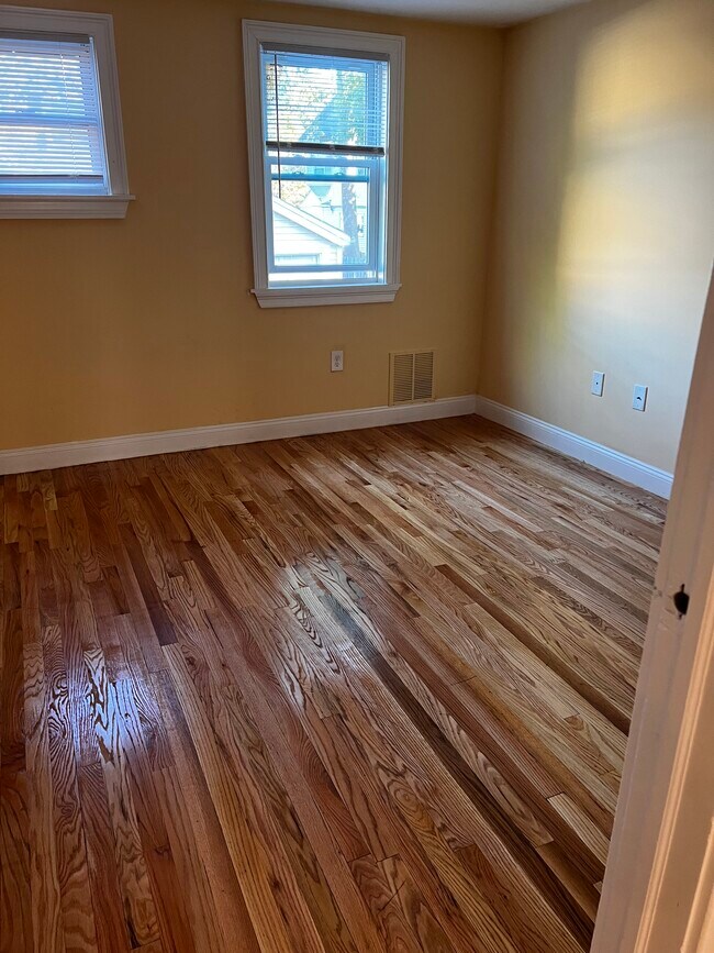 Photo - 30 Hollingsworth St