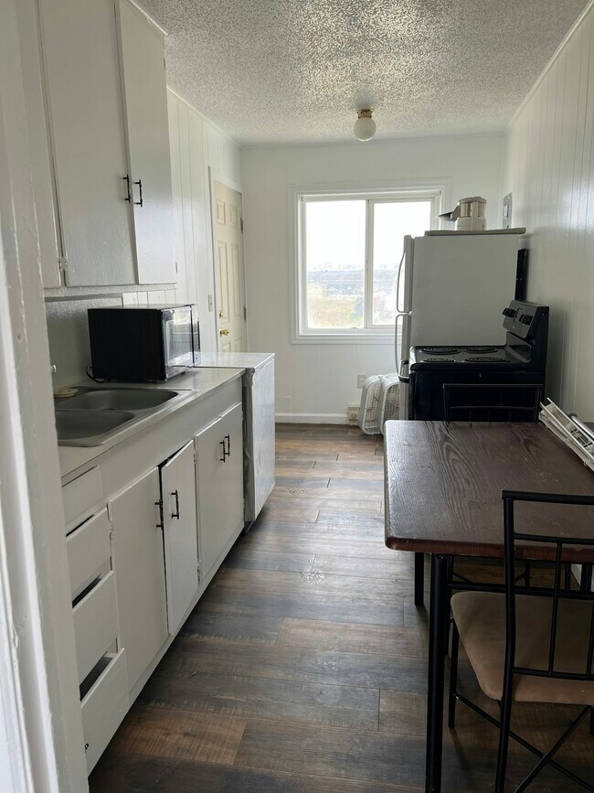 Photo - 802 N Grape Dr