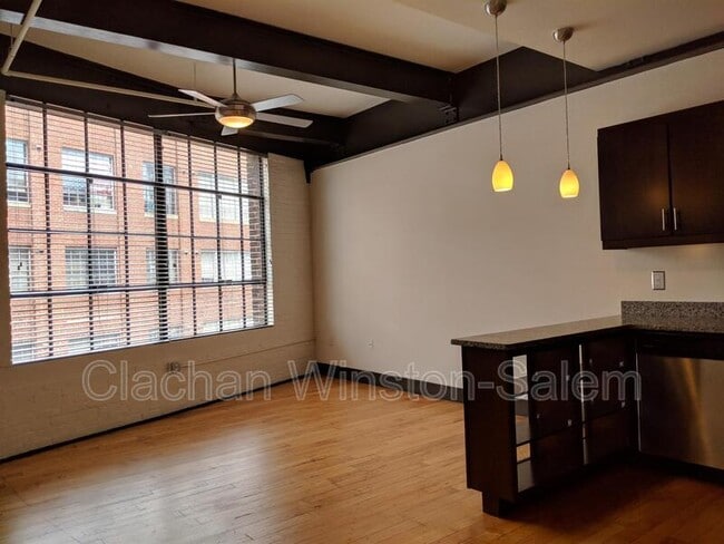 Building Photo - 101 E. Sixth St. Unit 512 Rental
