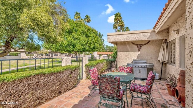 8188 E Del Cuarzo Dr