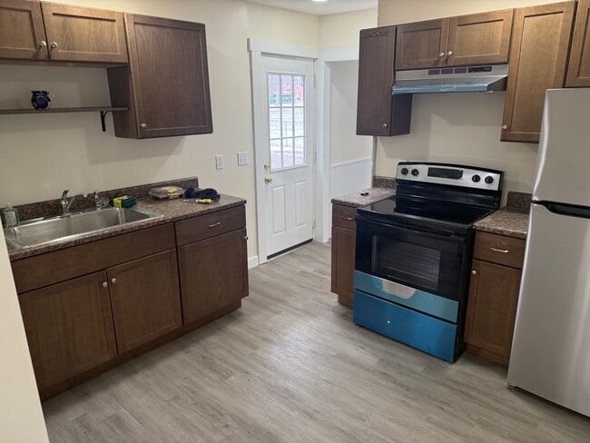 new kitchen - 4 Hopson Ave Unit 1