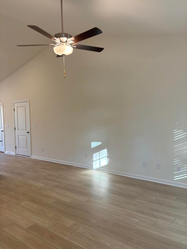 Photo - 370 Acorn St