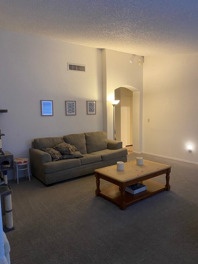 Photo - 8881 E Rose Tree St Unidad East Room