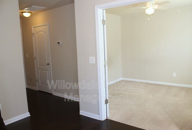 Photo - 6043 Kentworth Dr