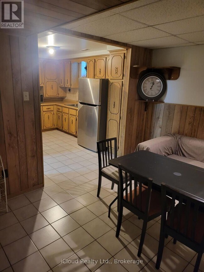 Photo - 2498 Privet Crescent
