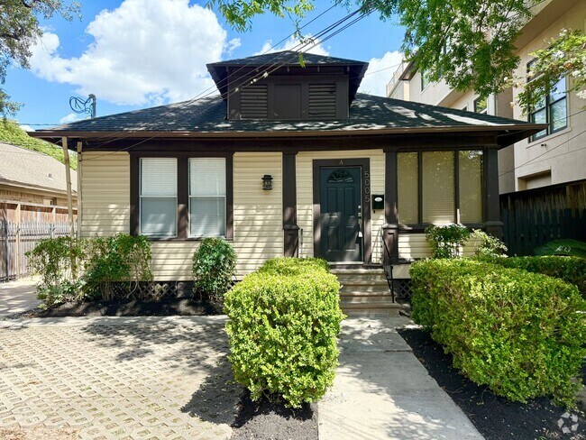 Building Photo - LA3BS Unit L5005A Rental