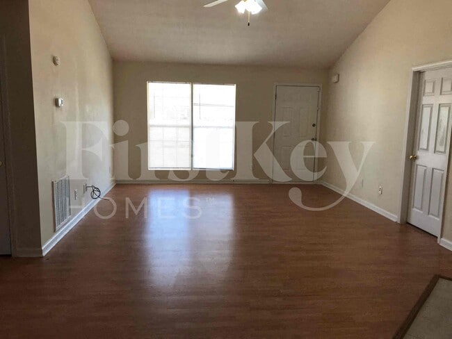 Photo - 420 Underwood Ct