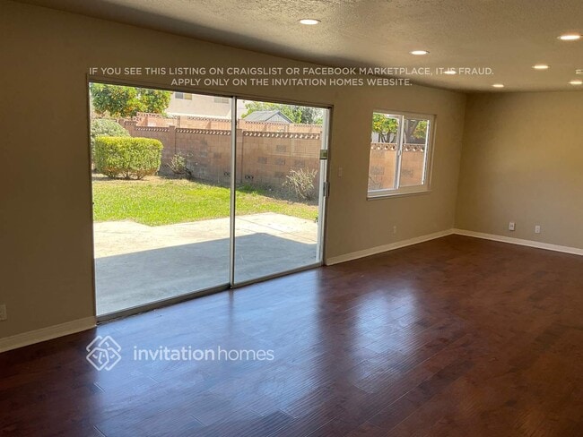 Photo - 2051 Kasten St