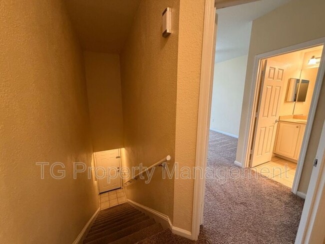 Photo - 10075 Gate Pkwy N