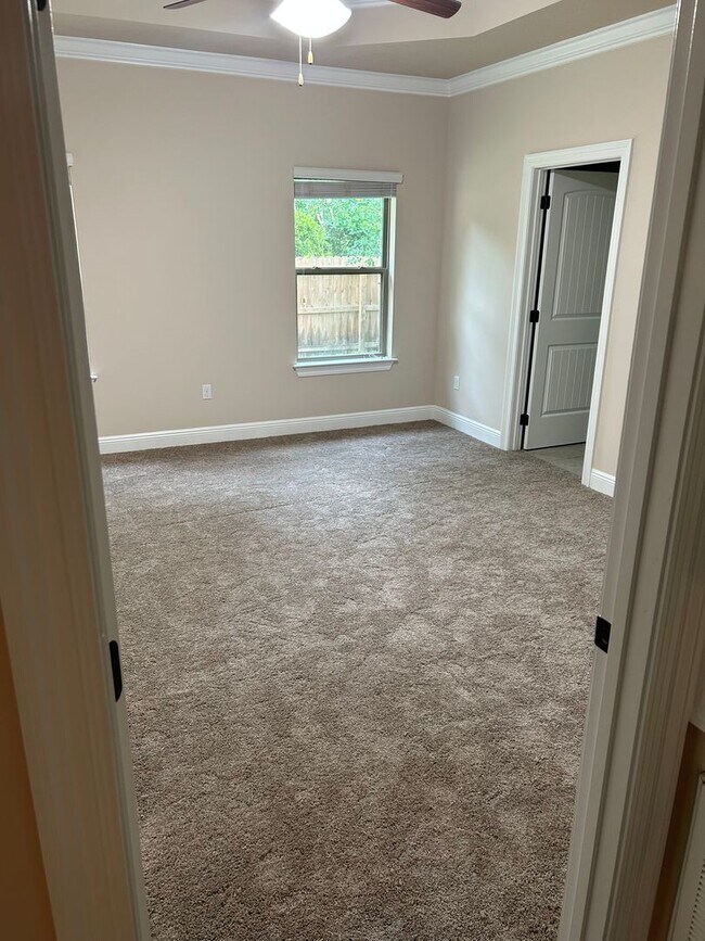 Photo - Charming 3-Bedroom Home with Bonus Room in...