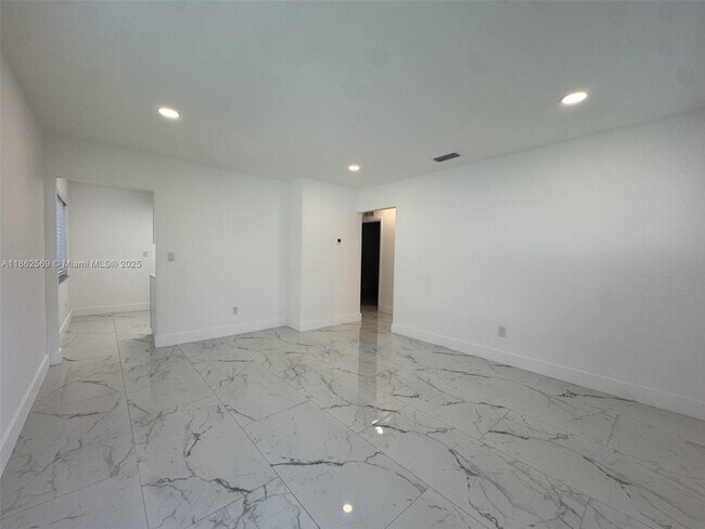 Photo - 1431 N 14th Way Unit front