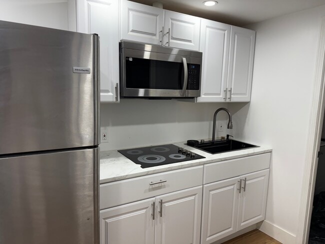 Building Photo - 10XX E 230th St
