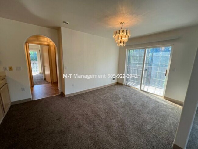Photo - 2 br/1 bath Spokane Valley apt - upstairs,...