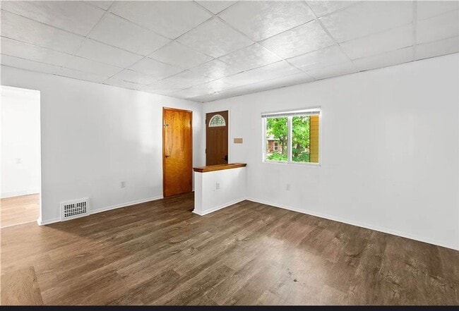 106 Carrick Ave