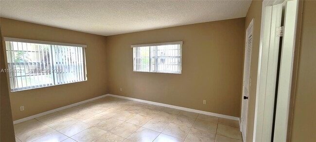 Photo - 9004 SW 137th St Unit B