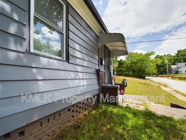 Photo - 187 W Long St