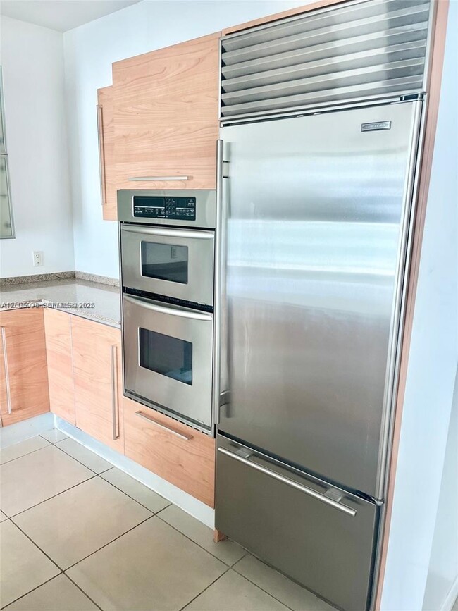 Photo - 218 SE 14th St Unit 903