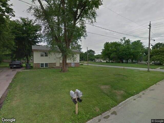 802 SE 10th St