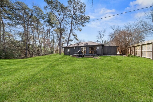 Photo - 2004 White Oak Dr