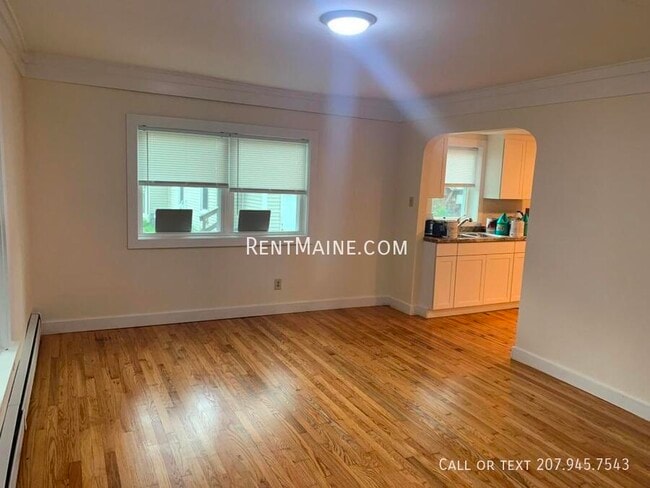 Photo - 558 S Main St