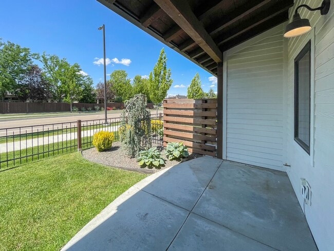 Photo - 4200 W Lovegood Ln