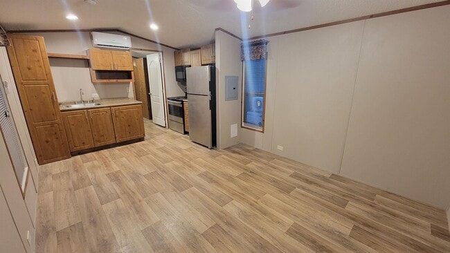 Photo - 920 Cedar Village Ln