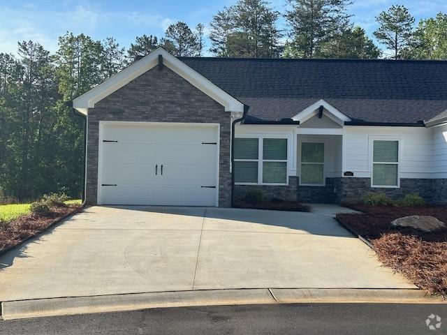 Building Photo - 404 Brookstone Dr Rental