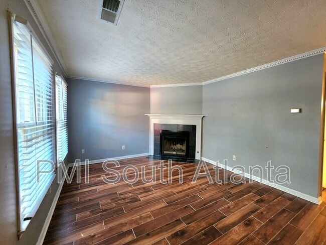 Photo - 143 Forrest Ave