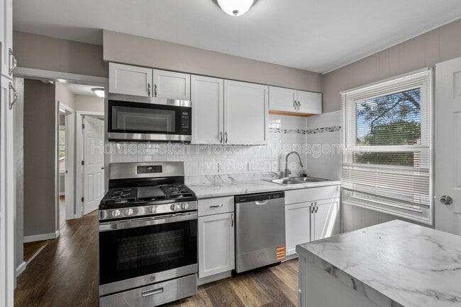 Photo - 9517 Lydell Dr