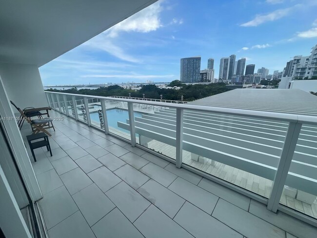 Building Photo - 4250 Biscayne Blvd Unit 817 Rental