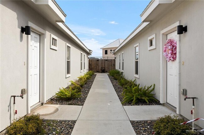 Photo - 15 Kentucky St Unit 2