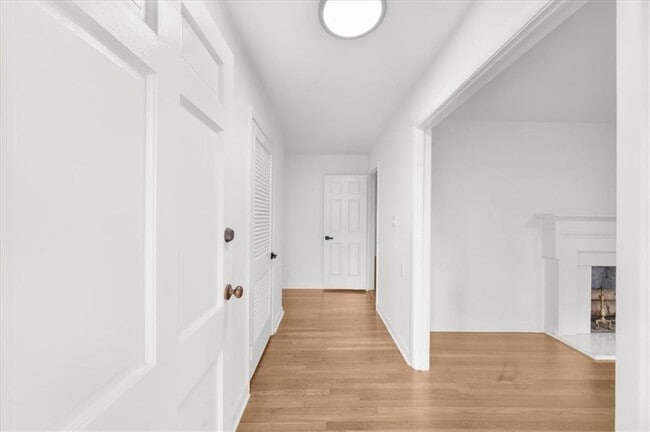 Photo - 4890 High Point Rd NE