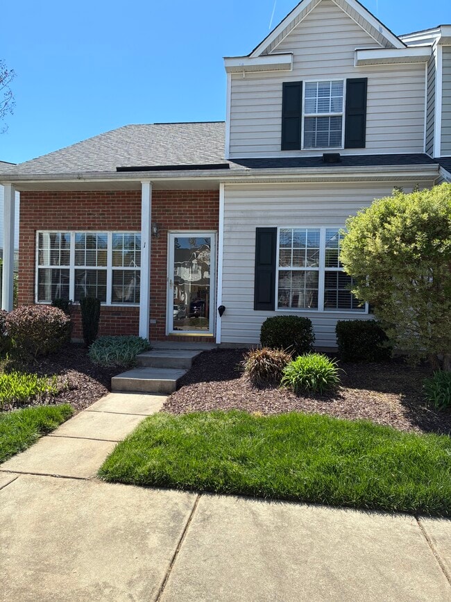 Building Photo - 1 Meadow Crossing Ct