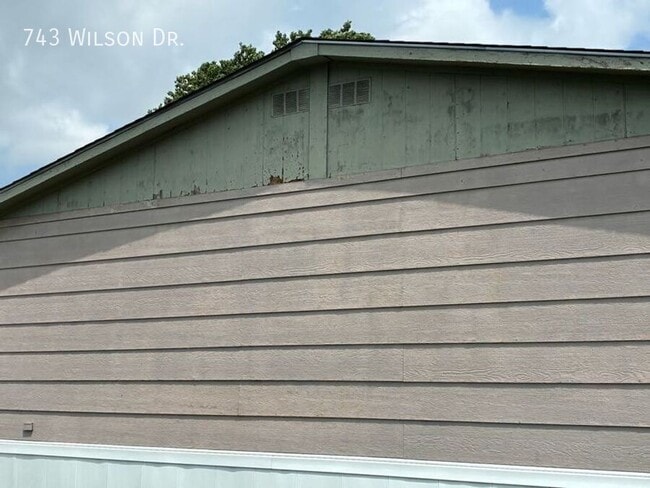 Photo - 743 Wilson Dr