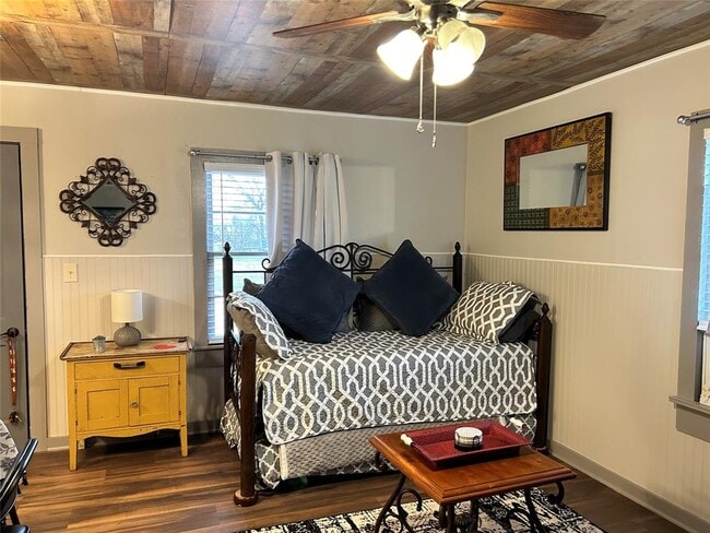 Building Photo - 161 Alexander Dr Unit 8